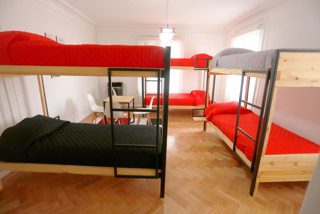 Salvador Hostal & Cafe Santiago Ngoại thất bức ảnh