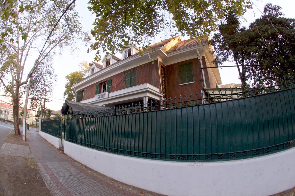 Salvador Hostal & Cafe Santiago Ngoại thất bức ảnh