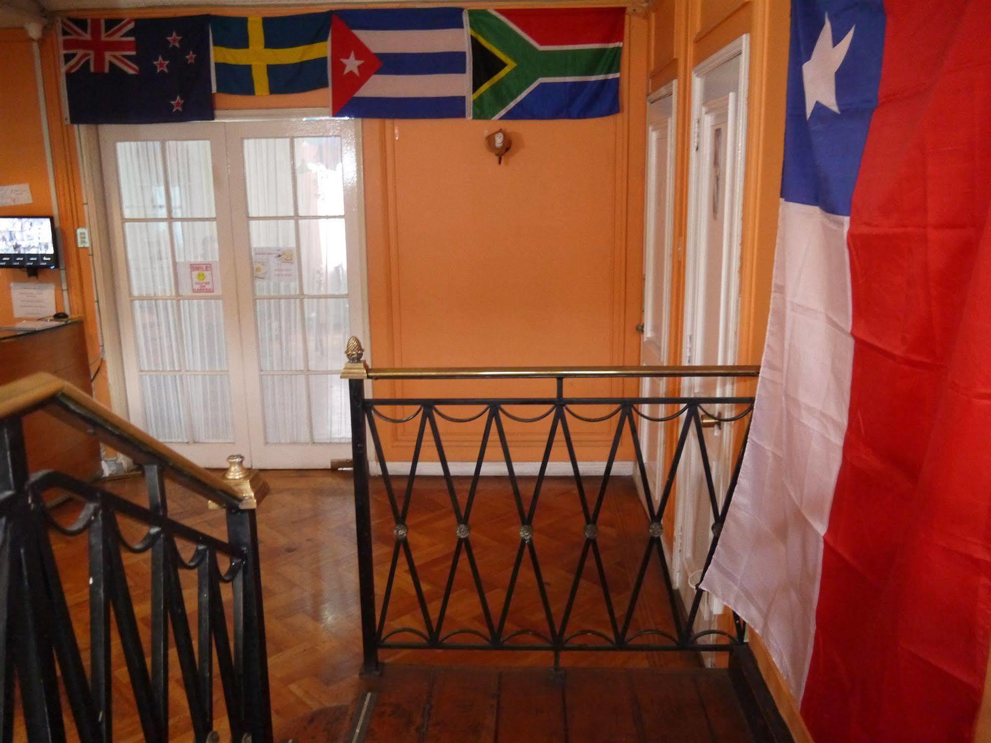 Salvador Hostal & Cafe Santiago Ngoại thất bức ảnh